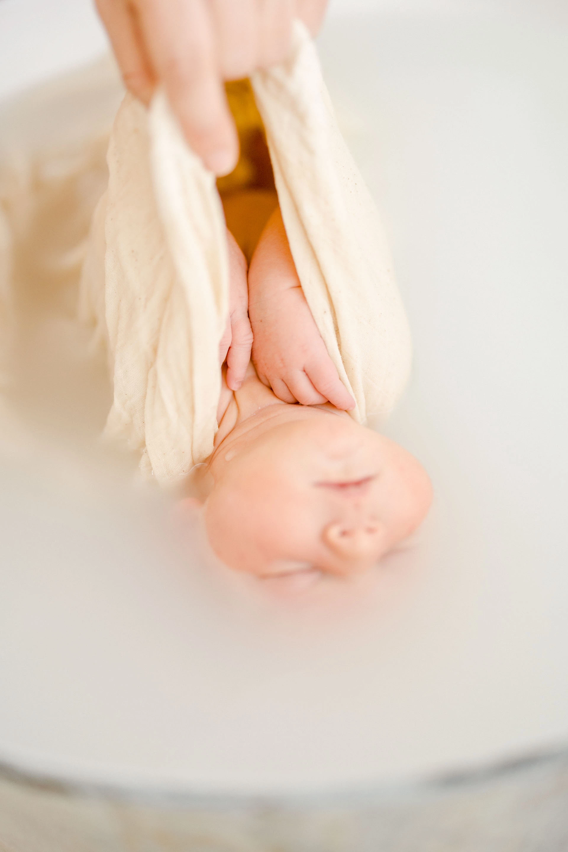 enfant marron gris orange bébé